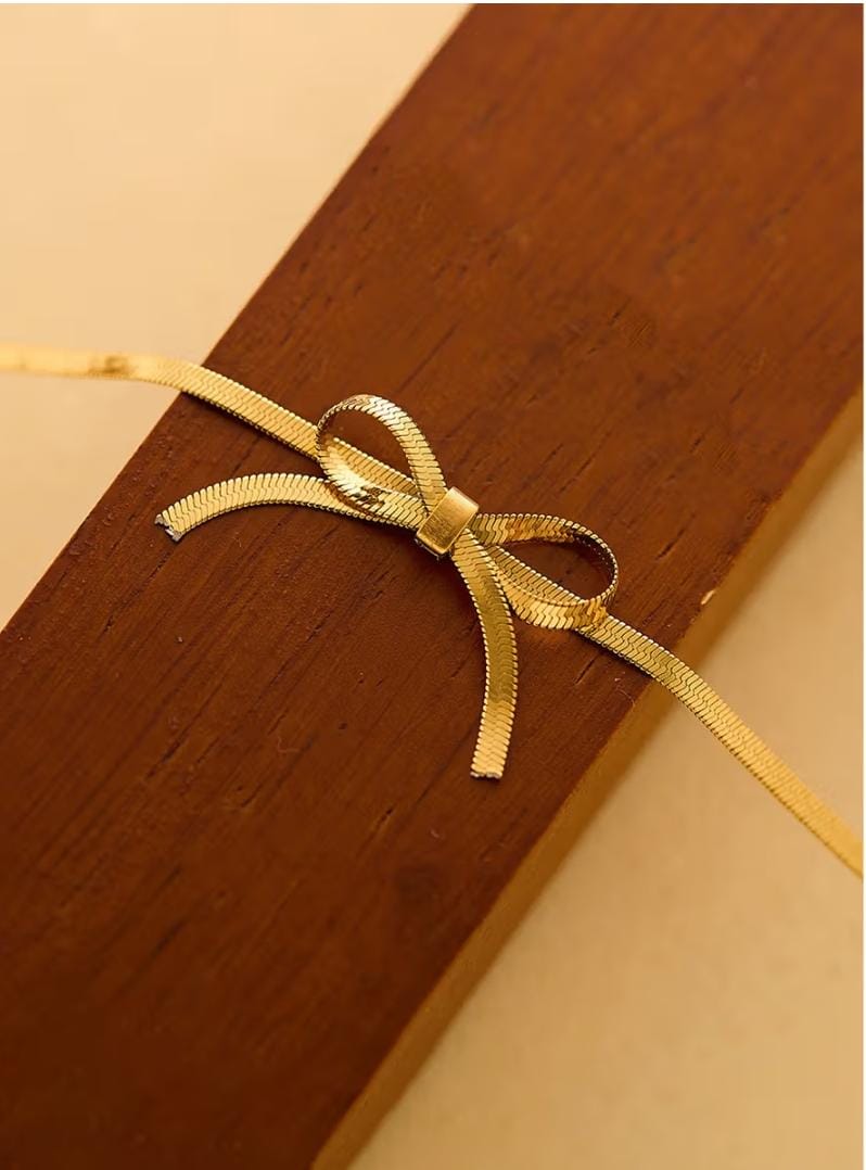 BOW NACKLACE 1