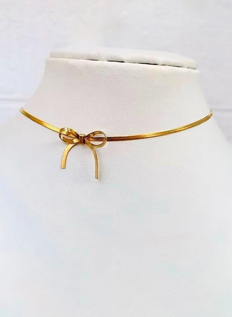 BOW NACKLACE 1
