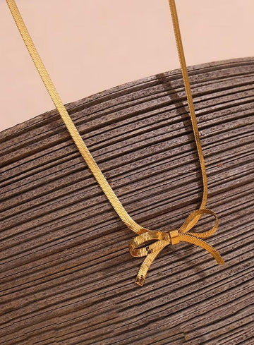 BOW NACKLACE 1