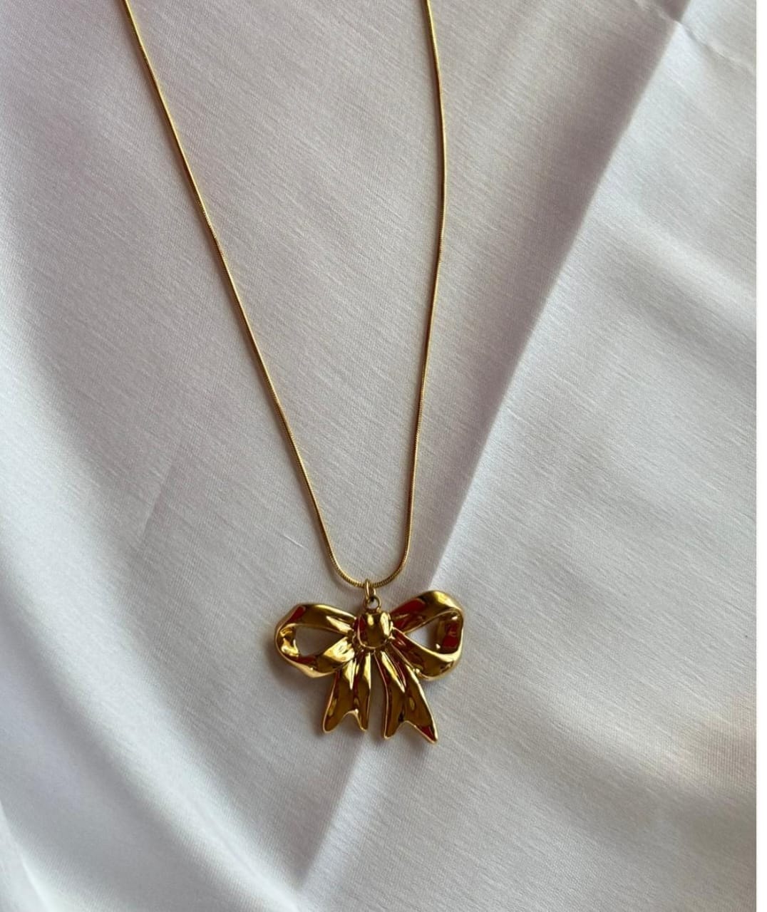 BOW NACKLACE 3
