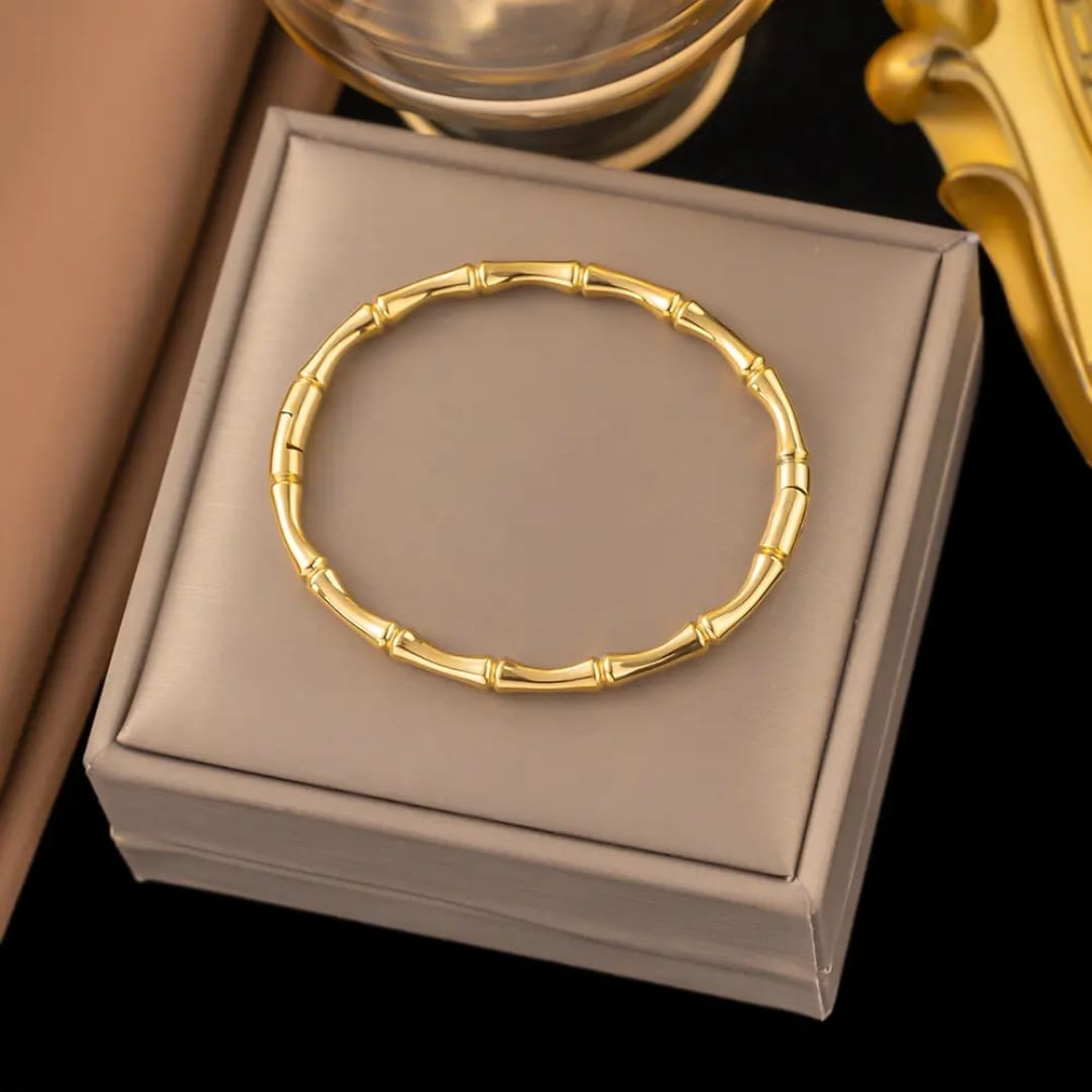 Fancy Anti-turnished Bracelet